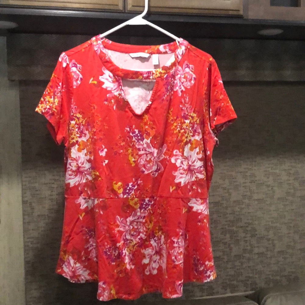 Isaach Mizrahi Live red flower top